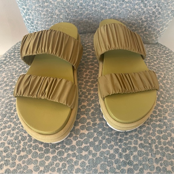 Sorel Roaming Two Strap Slide Sandal in Olive Green - 9 - Picture 2 of 7